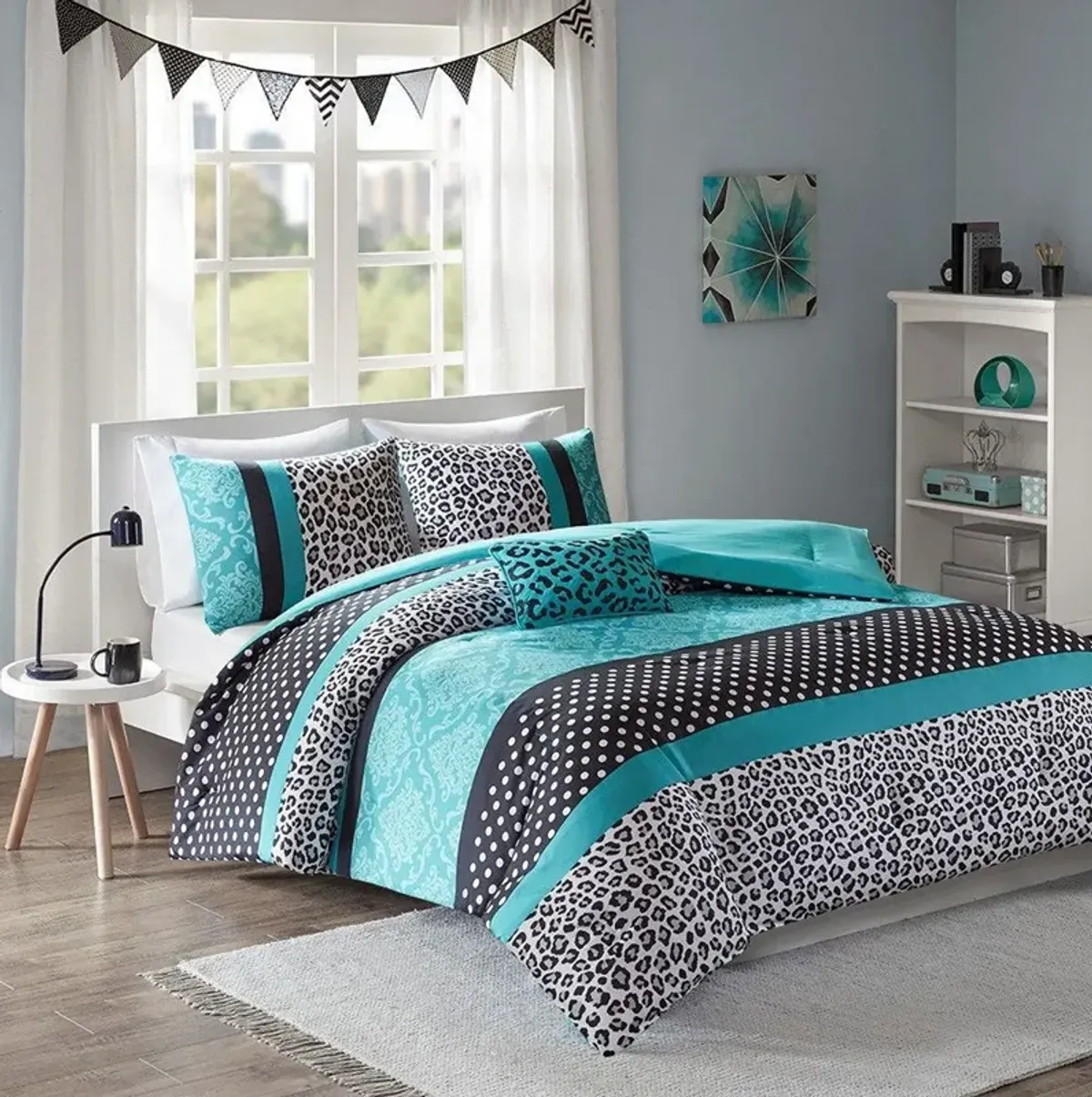 Chloe 4-Piece Full/Queen Bedding Set - Teal