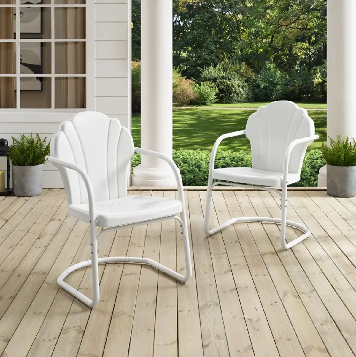 Petal Retro Set of 2 Outdoor Chairs - White