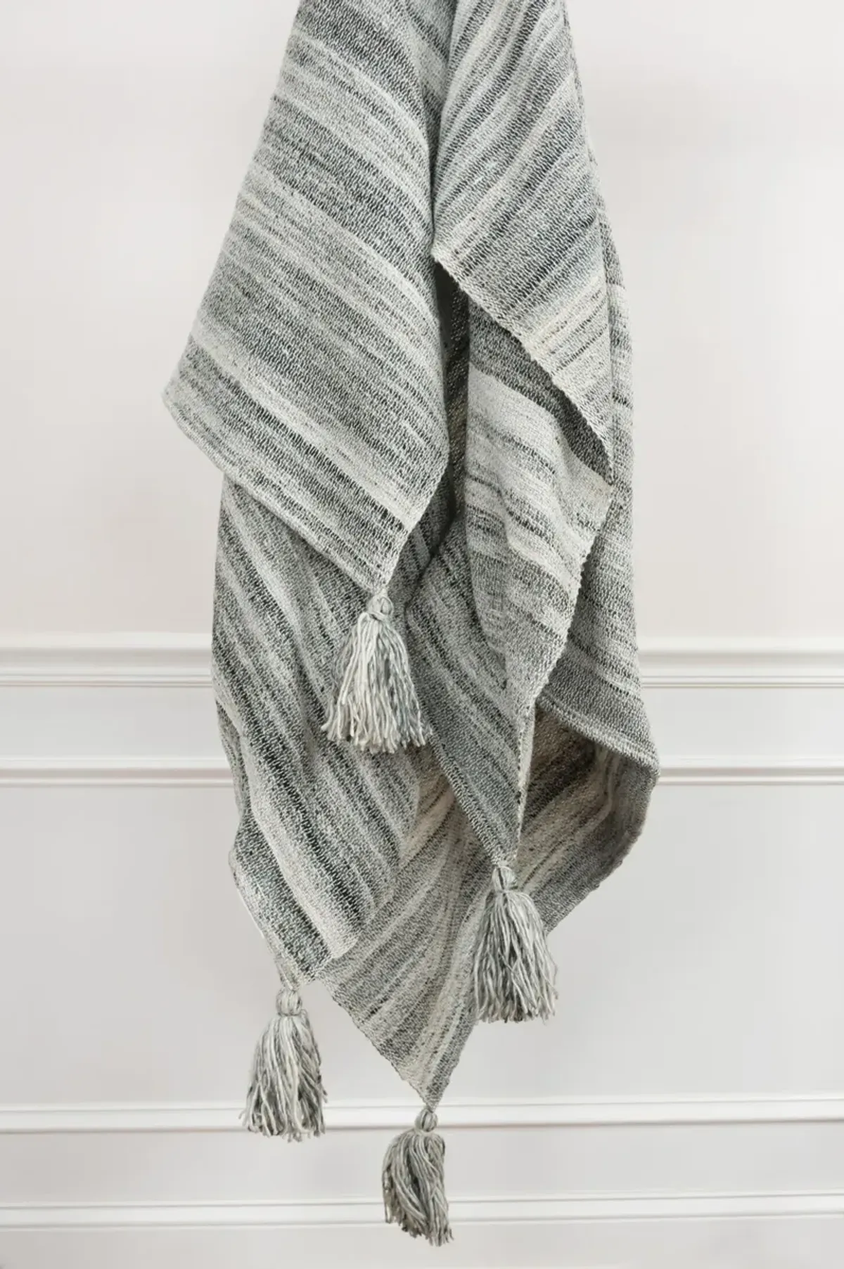 Oceana Indoor/Outdoor Throw - Gray