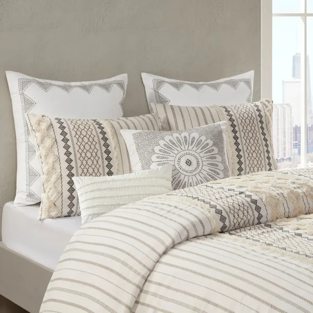 Amari Full/Queen Comforter Set - Ivory