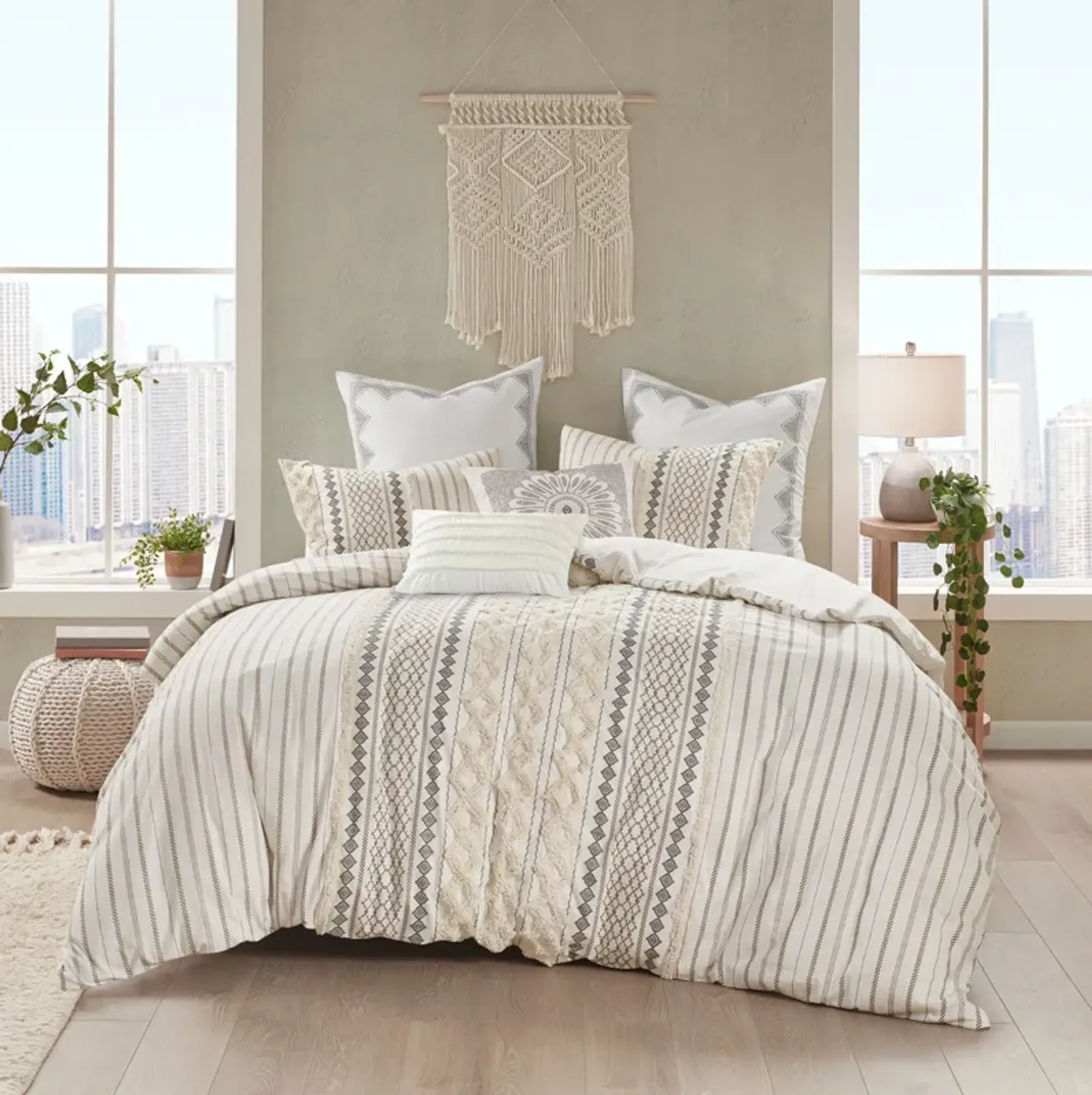 Amari King/California King Comforter Set - Ivory