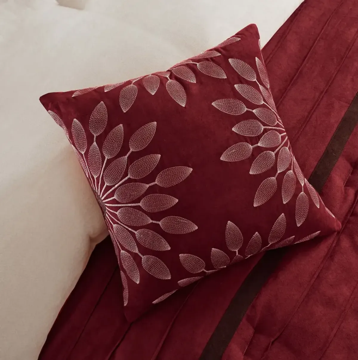 Louise Queen Comforter Set - Red