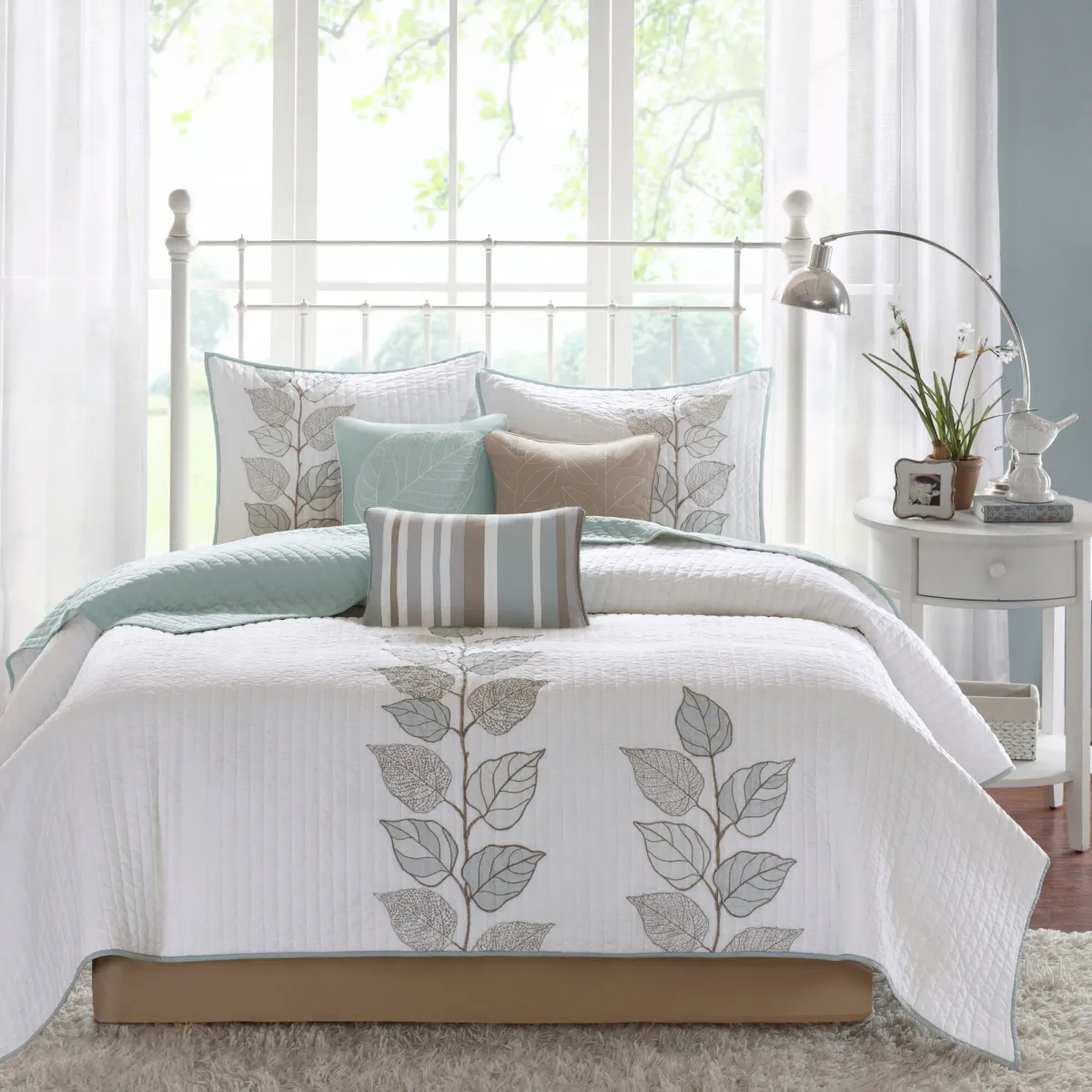 Lenora Full/Queen Reversible Coverlet Set