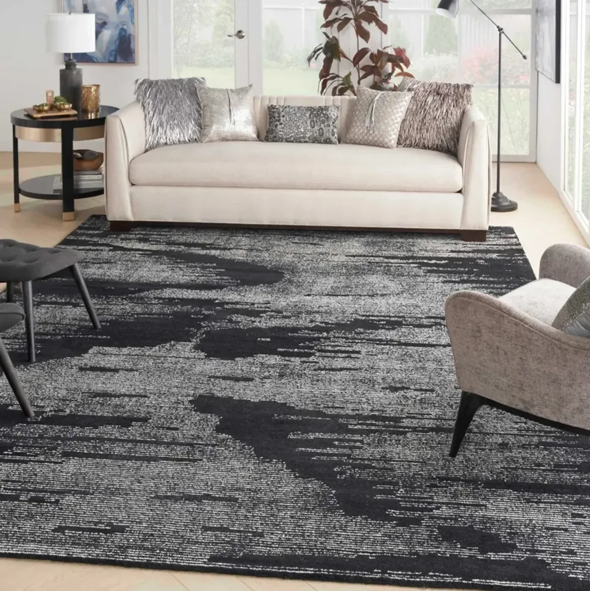 Valley 4' X 6' Area Rug by Michael Amini - Black/Ivory