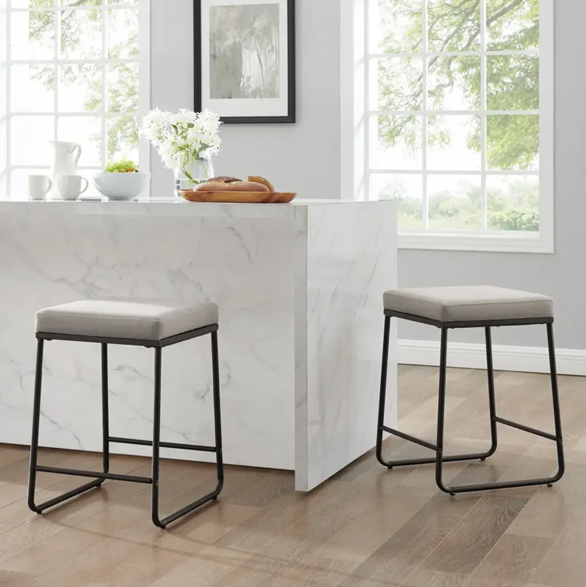 Ean Counter Stool Set