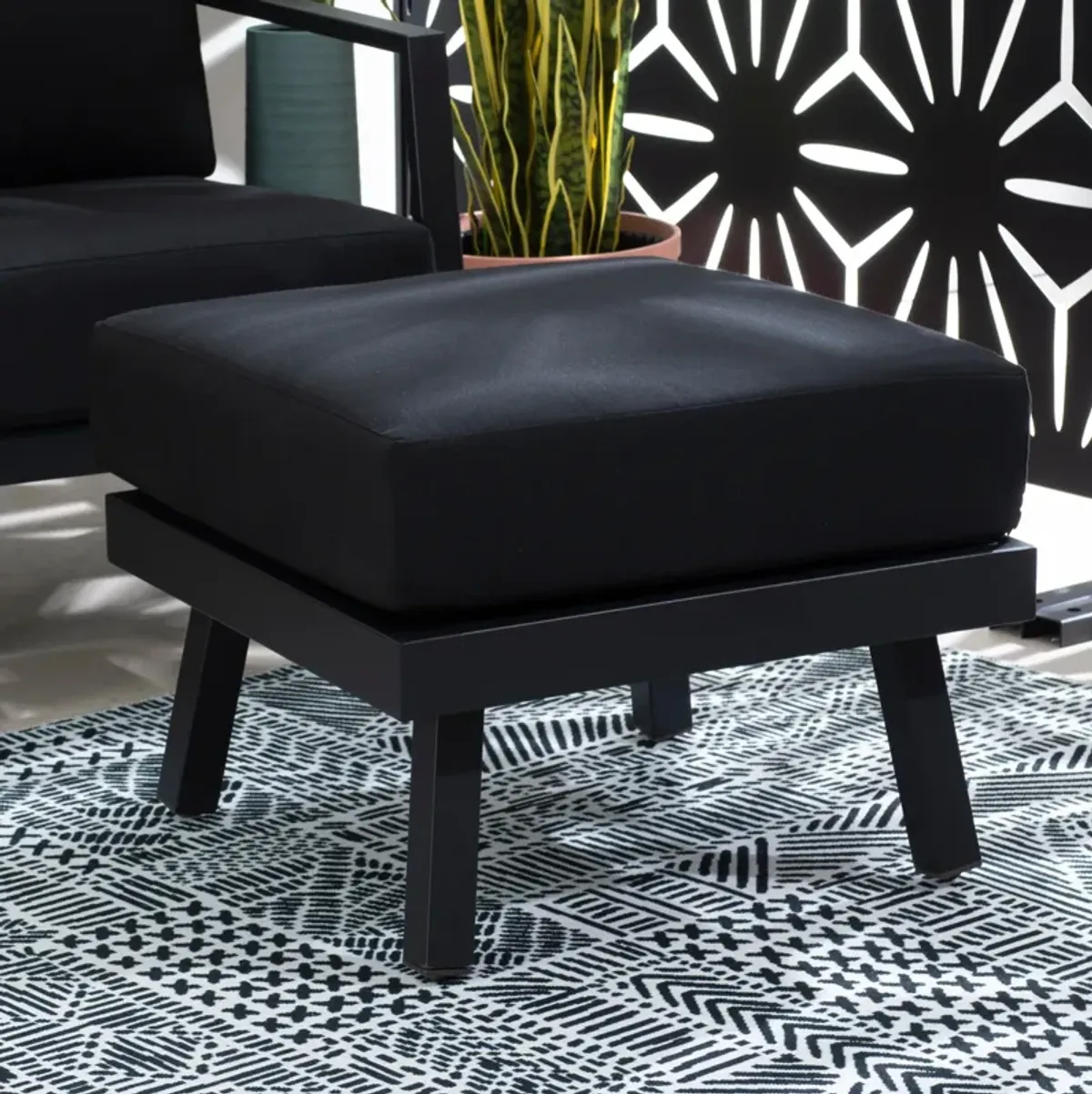 Southhampton Outdoor Ottoman - Black