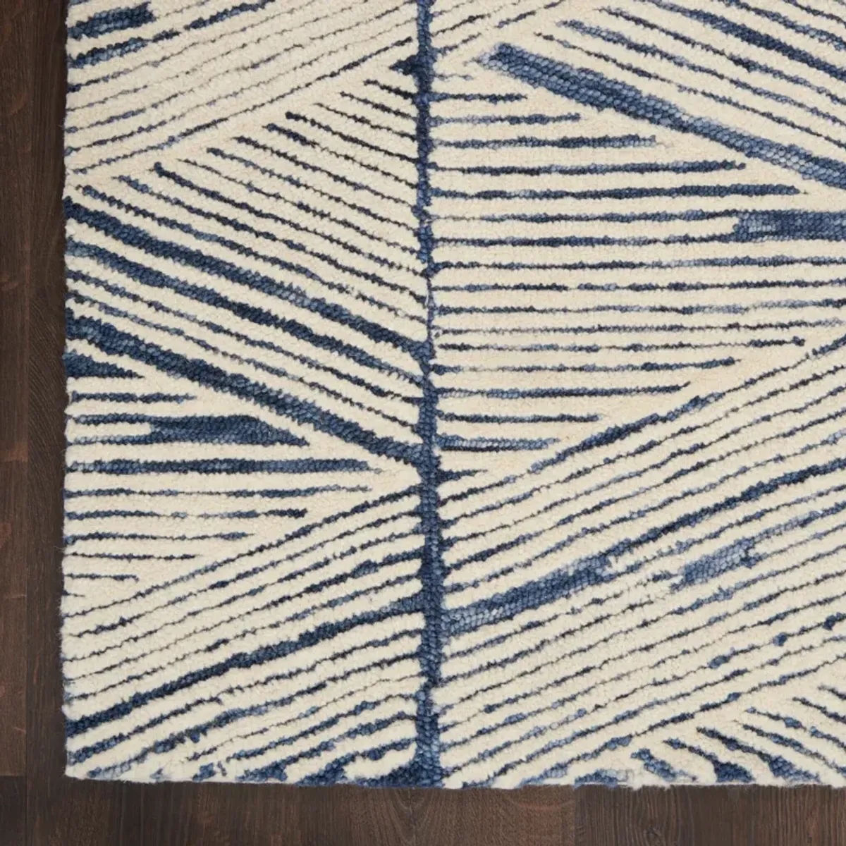 Berlin 4' x 6' Area Rug - White/Blue