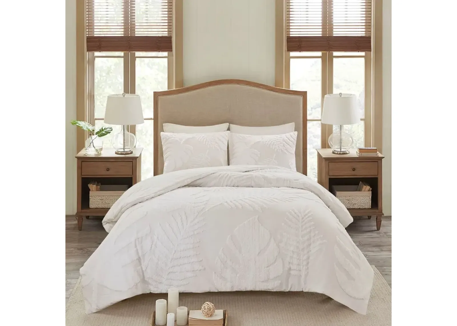 Ariana Full/Queen Comforter Set - White