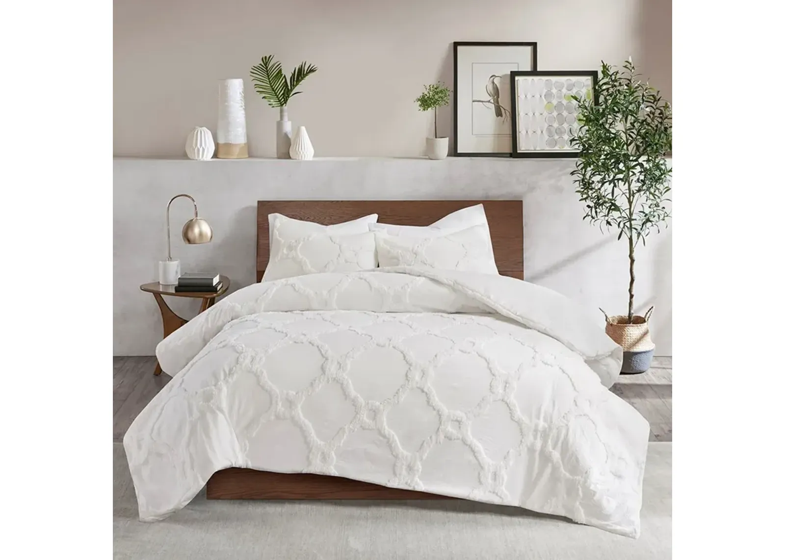 Makayla King/California King Comforter Set - White