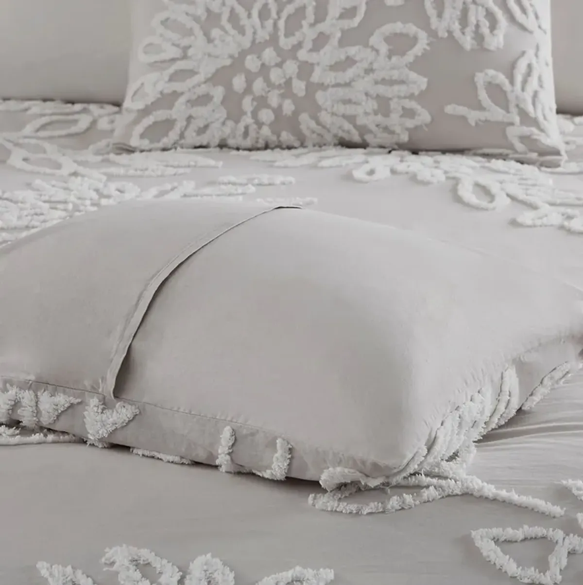 Zuri Full/Queen Comforter Set - Gray/White