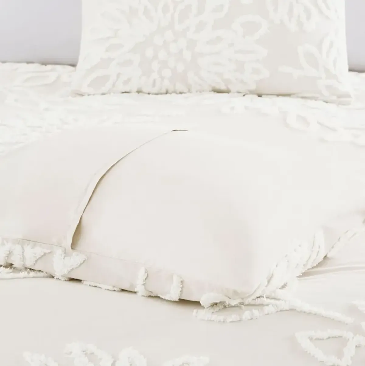 Zuri Full/Queen Comforter Set - White