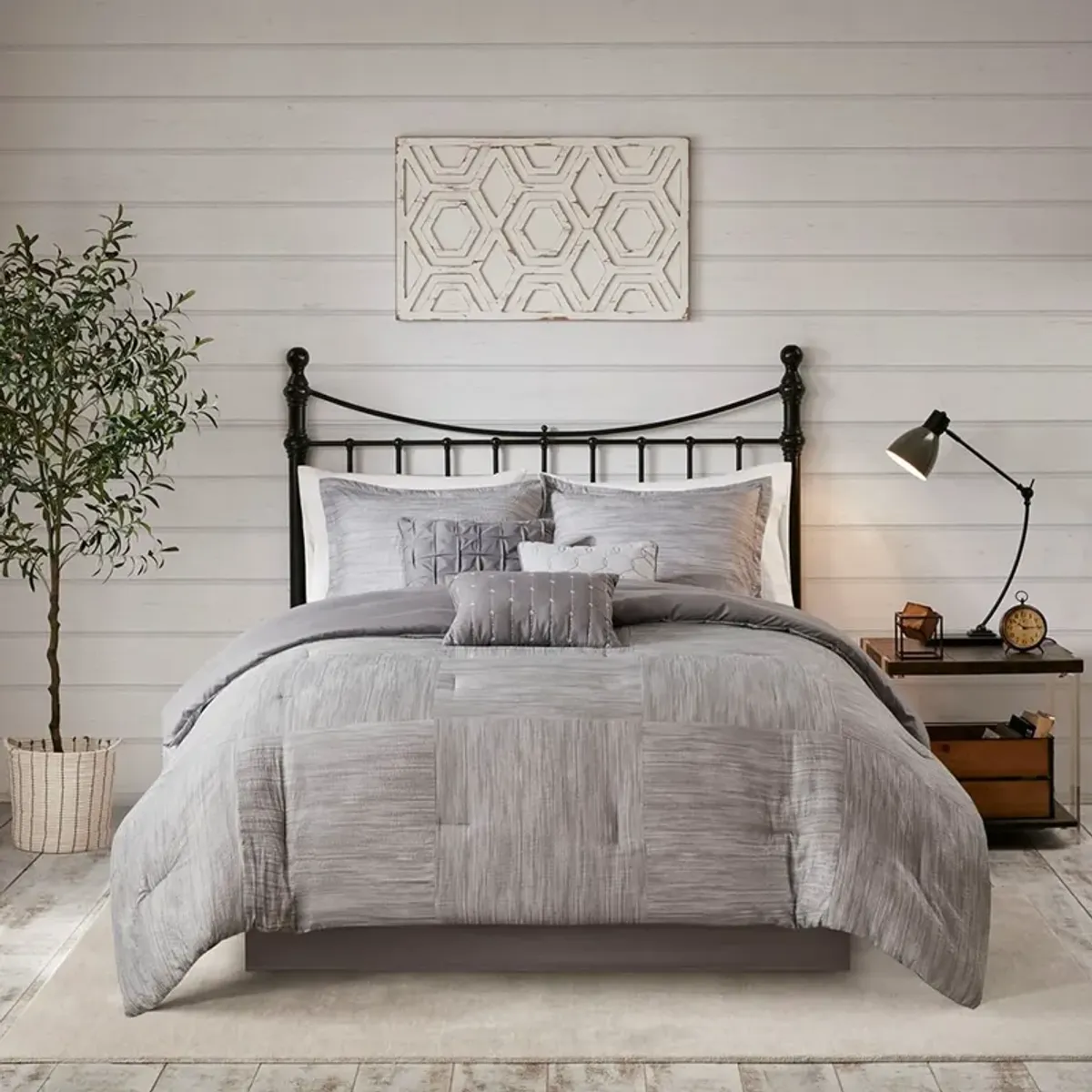 Heiress Queen Comforter Set - Gray