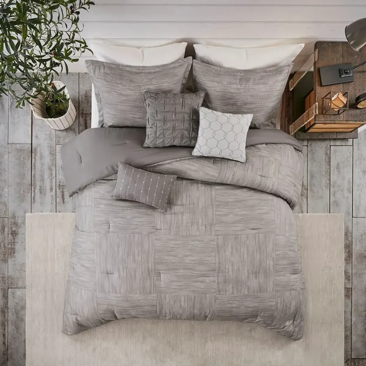 Heiress King Comforter Set - Gray