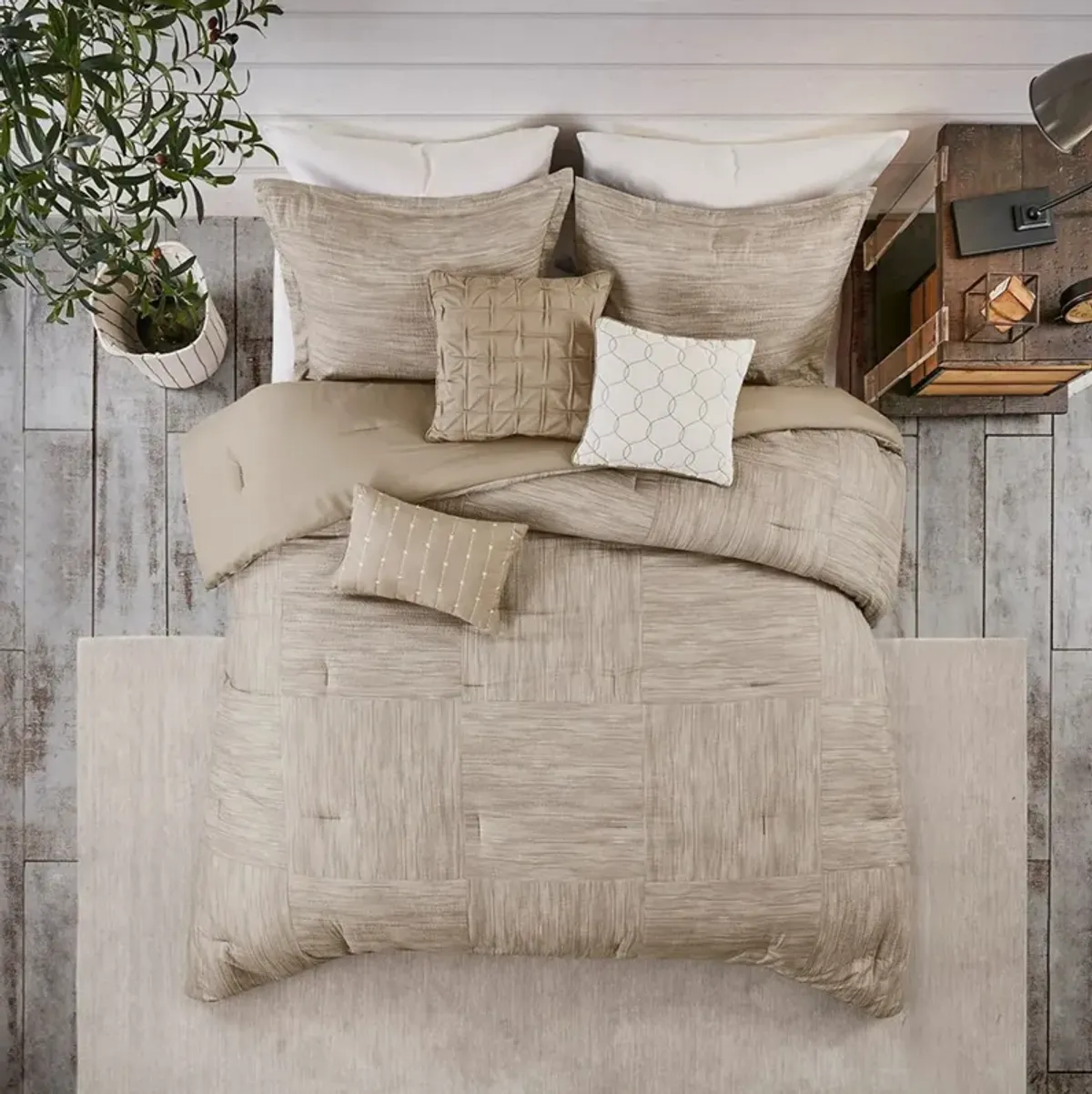 Heiress Queen Comforter Set - Taupe