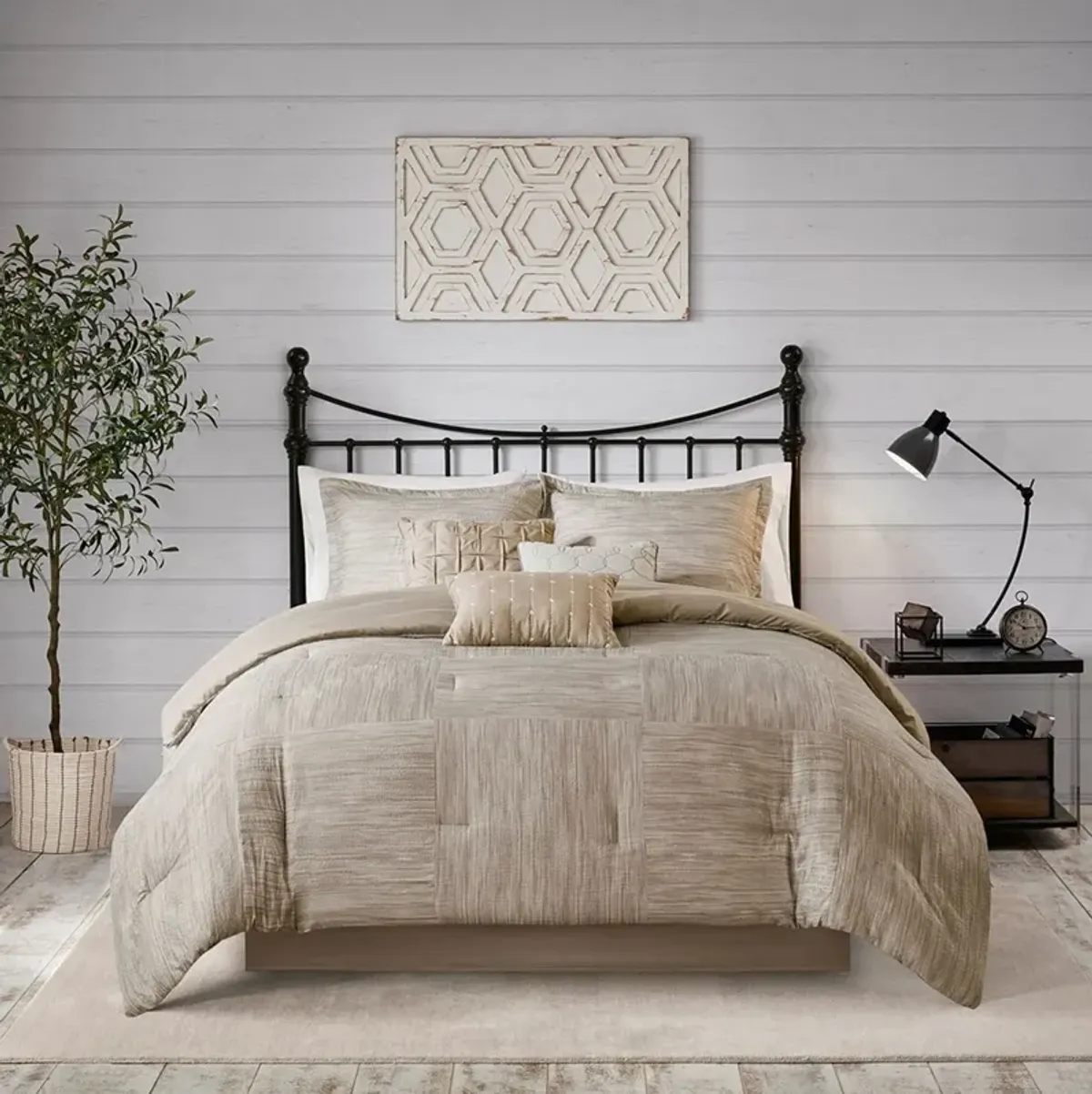 Heiress Queen Comforter Set - Taupe