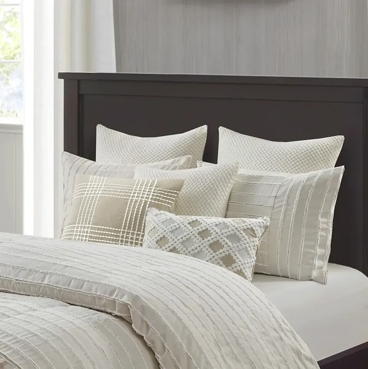 Korey Queen Comforter Set - Ivory