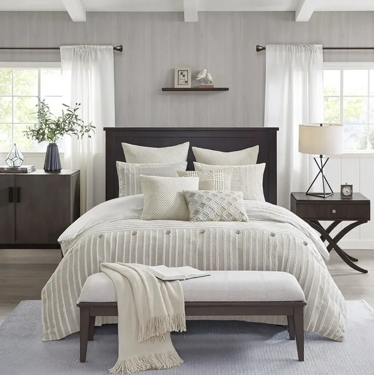 Korey Queen Comforter Set - Ivory