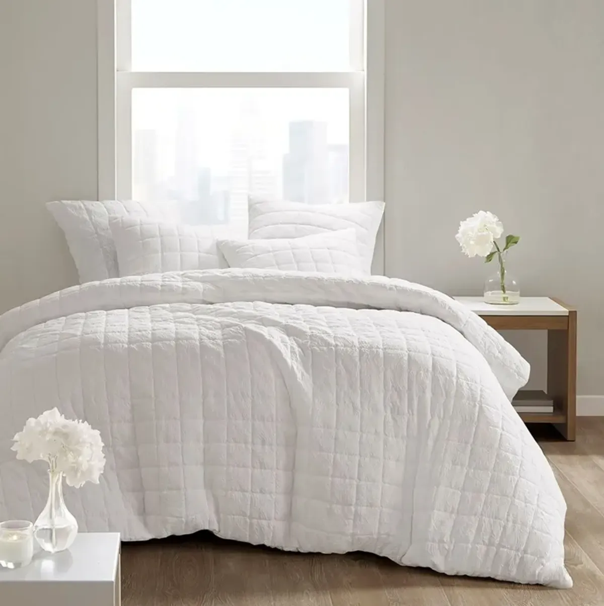 Aurora King/California King Comforter Set - White