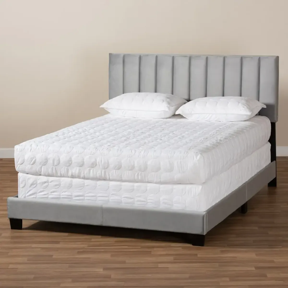 Talulla Full Upholstered Bed - Gray/Black