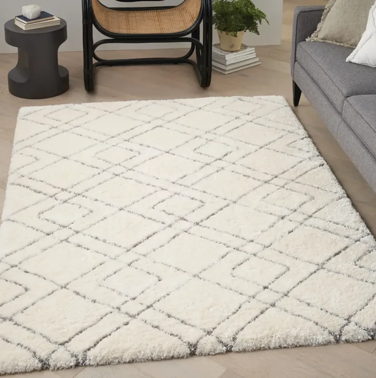 Lana Shag 8' x 10' Area Rug - Ivory/Black