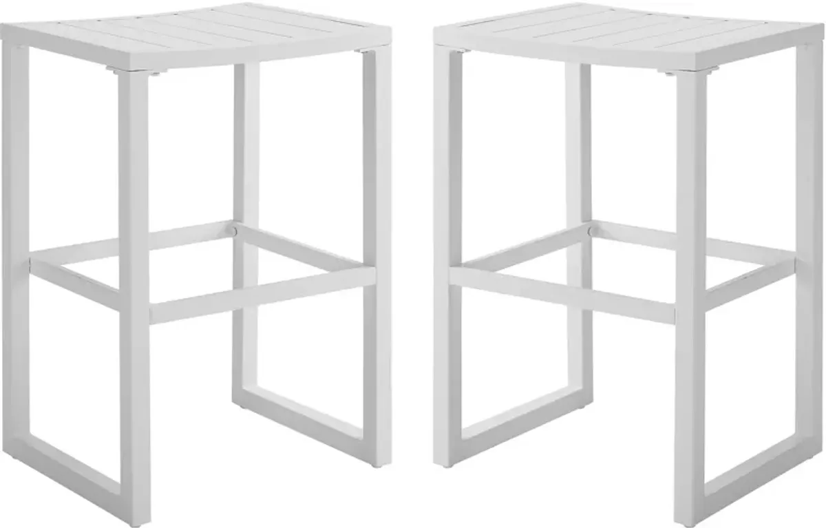 South Hampton Outdoor Bar Table and 2 Bar Stools - White