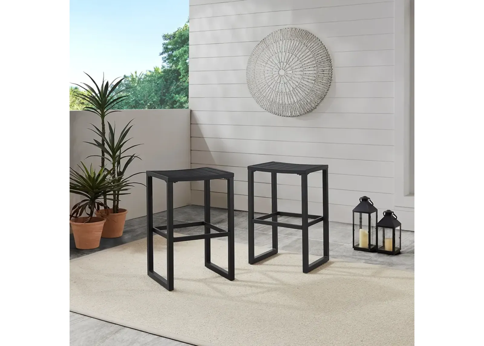 South Hampton Outdoor Bar Table and 4 Bar Stools - Black