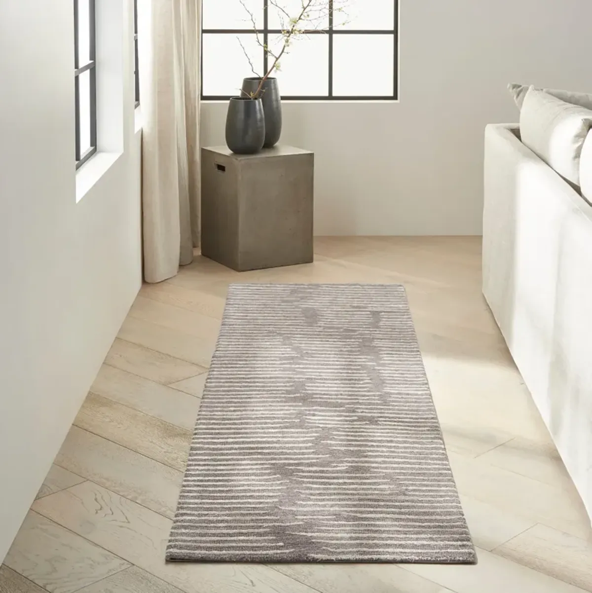 Linnea 2' x 8' Runner Area Rug - Gray