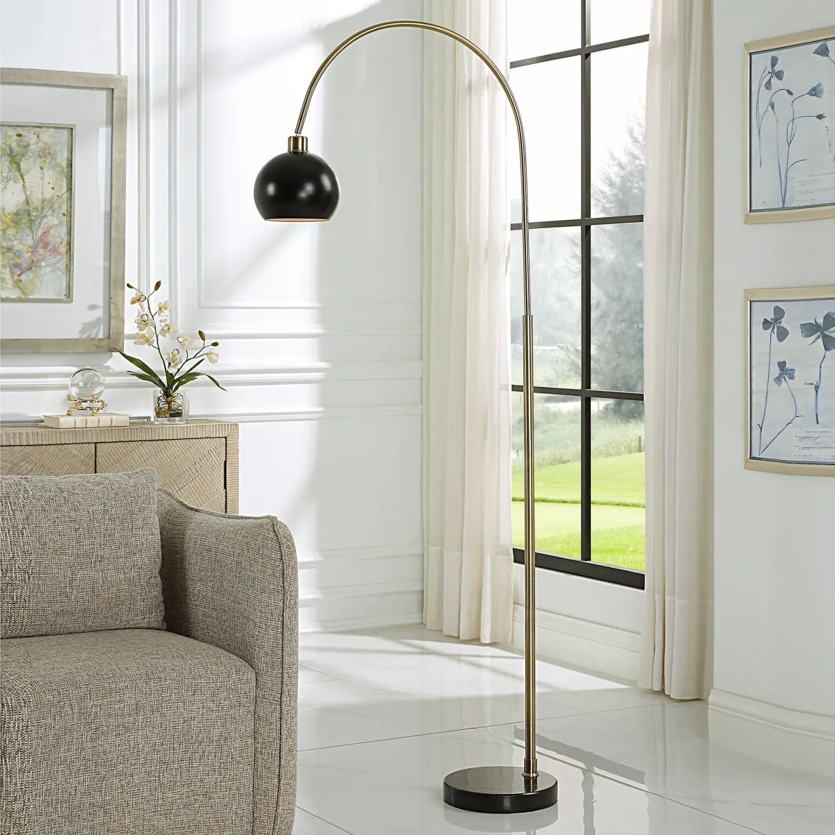 Lumen Floor Lamp - Brass/Matte Black