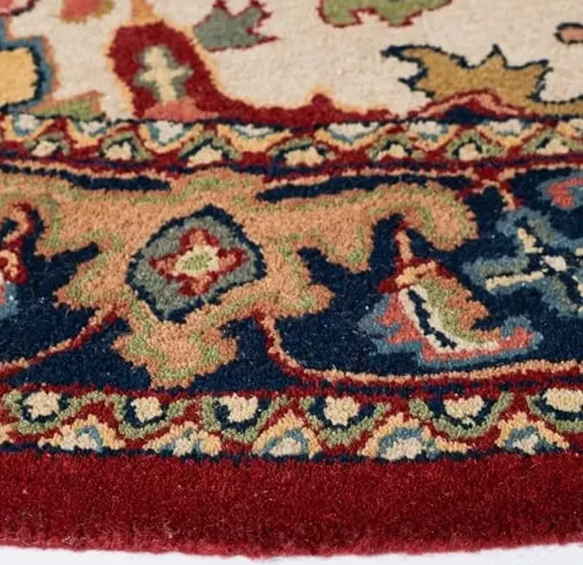 SAFAVIEH Heritage Collection Area Rug - 6' Round, Red, Handmade Wool, Traditional Oriental Medallion Design, Ideal for Living Room, Bedroom, Dining Space (HG625A)