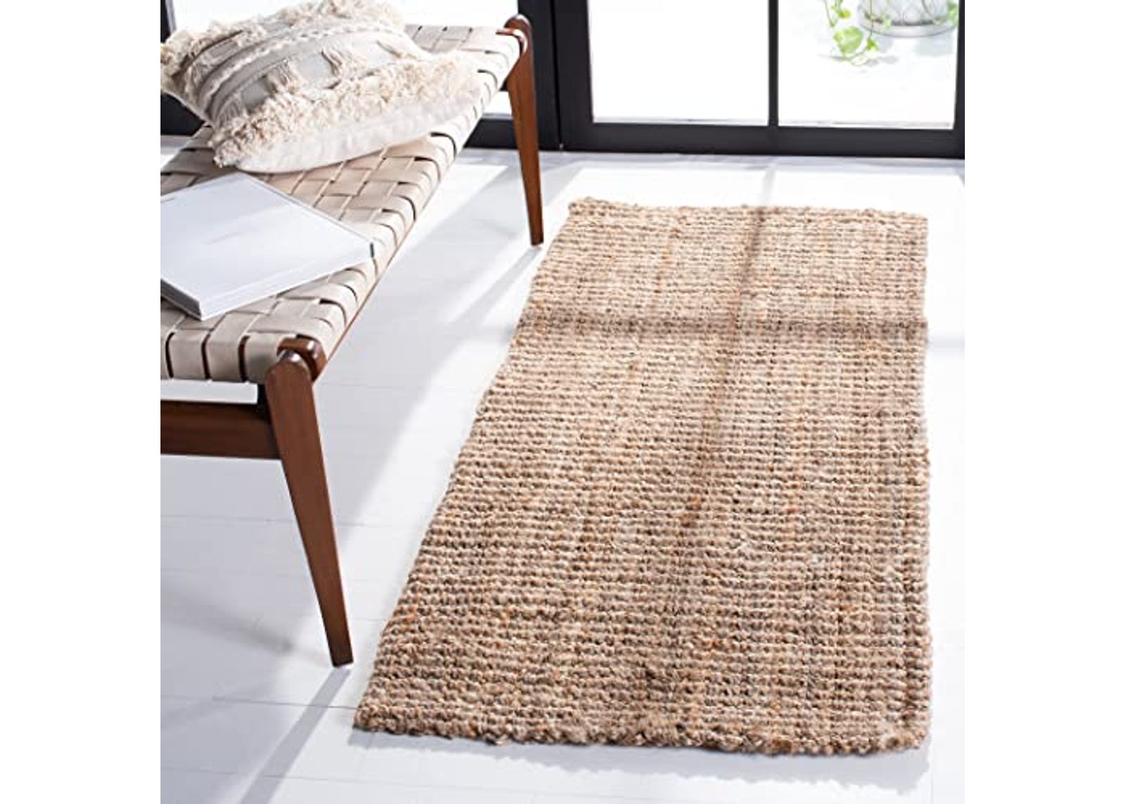 SAFAVIEH Natural Fiber Collection Accent Rug - 2'6" x 4', Natural, Handmade Chunky Textured Jute 0.75-inch Thick, Ideal for High Traffic Areas in Entryway, Living Room, Bedroom (NF447A)