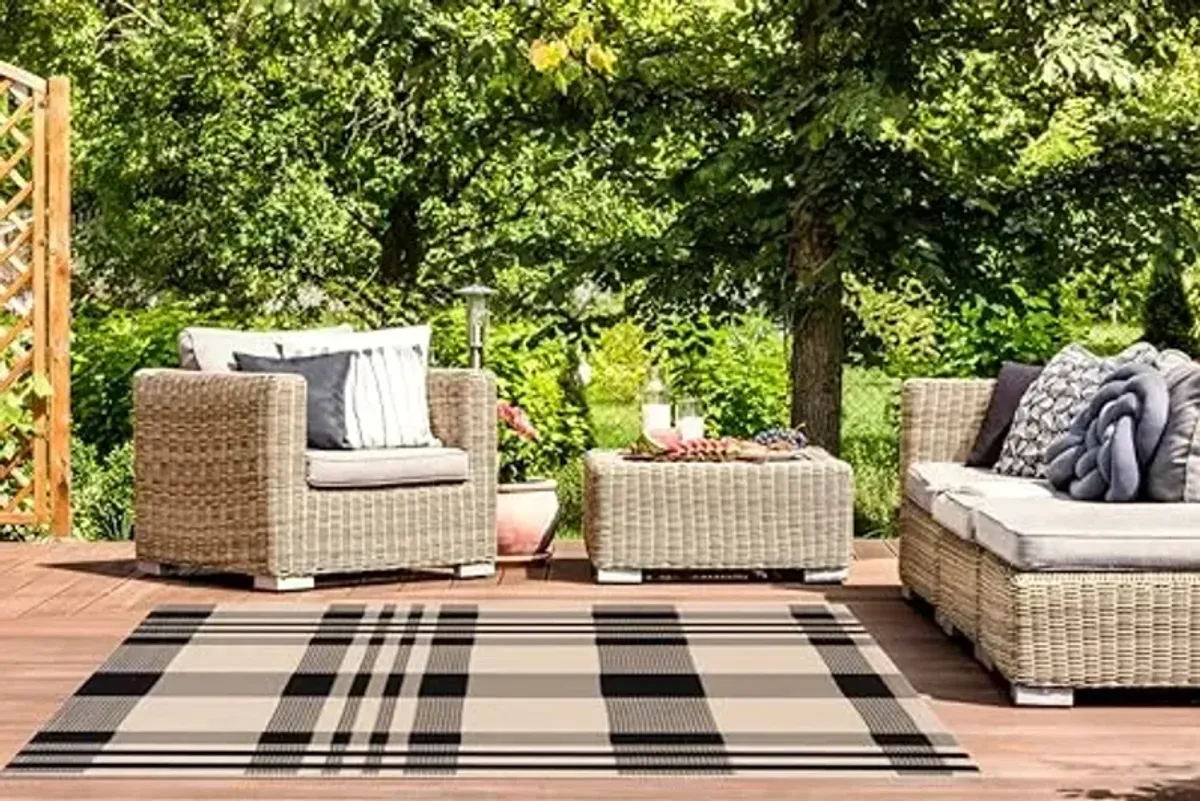 SAFAVIEH Courtyard Collection Area Rug - 5'3" x 7'7", Black & Bone, Indoor/Outdoor, Plaid Pattern, Weather Resistant & Washable, Ideal for Patio, Backyard, Mudroom, Deck, Dining Space (CY6201-216)