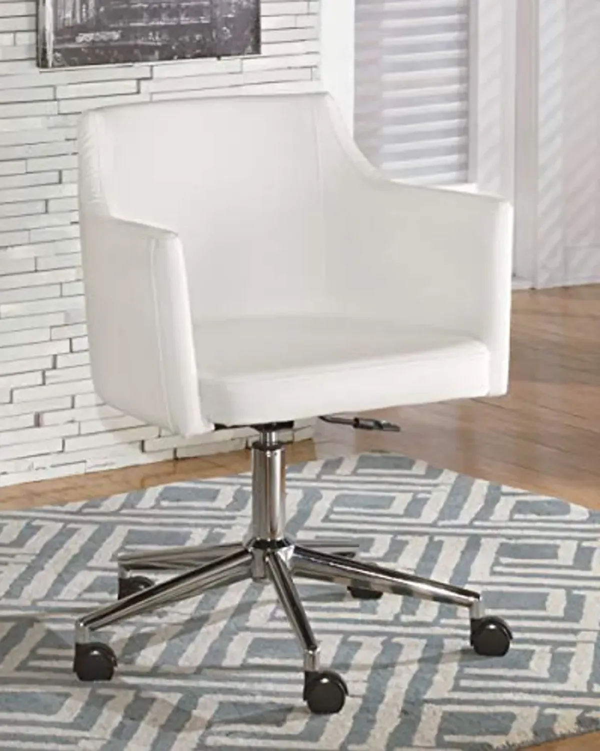 Signature Design by Ashley Baraga Contemporary Adjustable Swivel Home Office Desk Chair, White