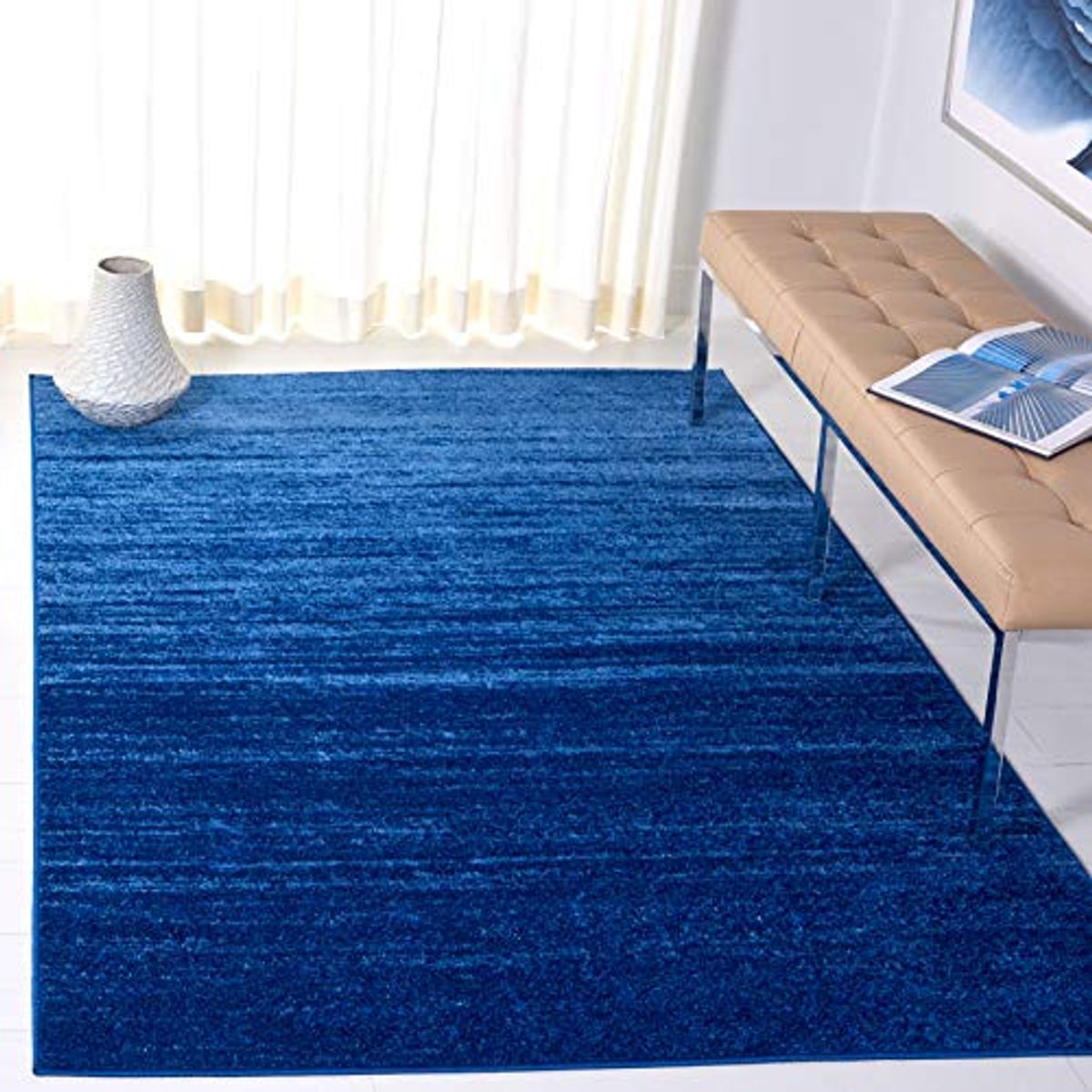 SAFAVIEH Adirondack Collection Area Rug - 6' x 9', Light Blue & Dark Blue, Modern Ombre Design, Non-Shedding & Easy Care, Ideal for High Traffic Areas in Living Room, Bedroom (ADR113F)