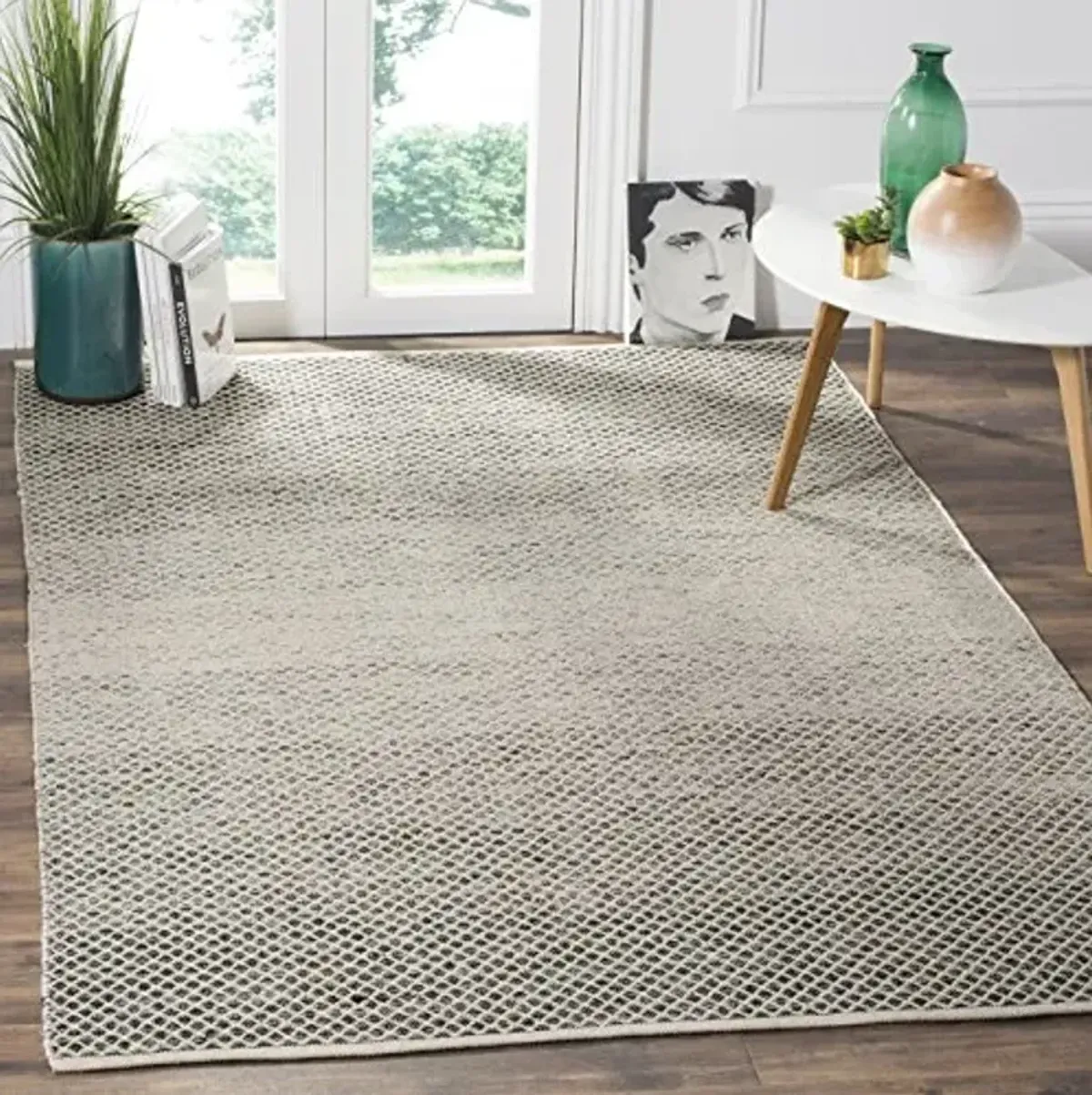 SAFAVIEH Montauk Collection Area Rug - 6' Square, Black & Ivory, Handmade Cotton, Ideal for High Traffic Areas in Living Room, Bedroom (MTK601A)