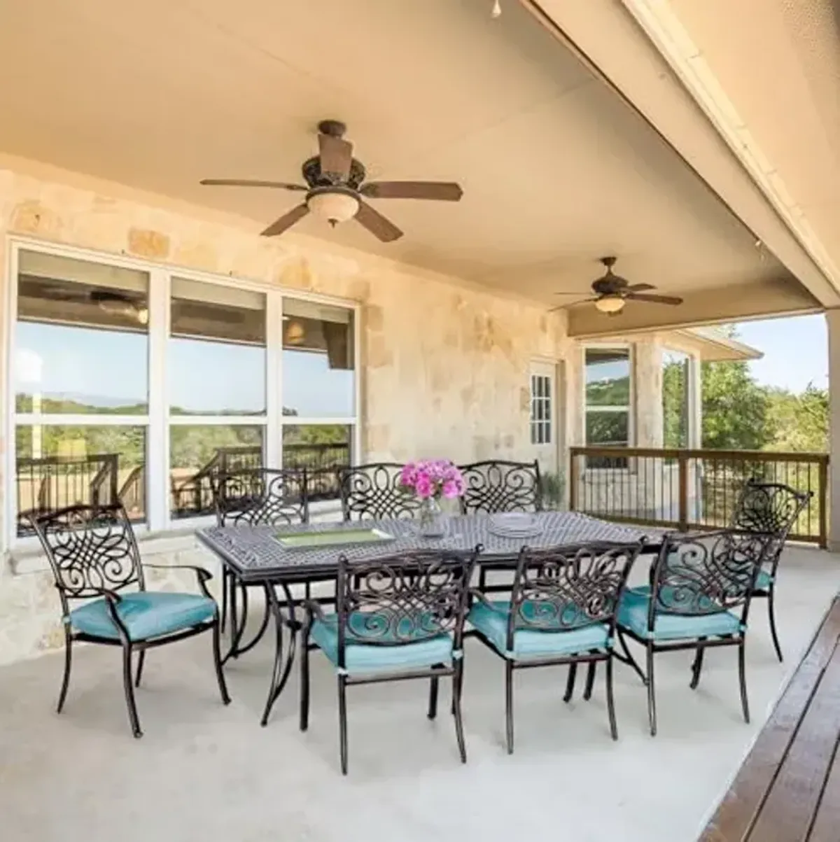 Hanover Traditions 9-Piece Outdoor Dining Set, Rust-Resistant Aluminum Outdoor Patio Dining Set for 8 with Blue Cushions, Dining Chairs and Aluminum Rectangular Dining Table