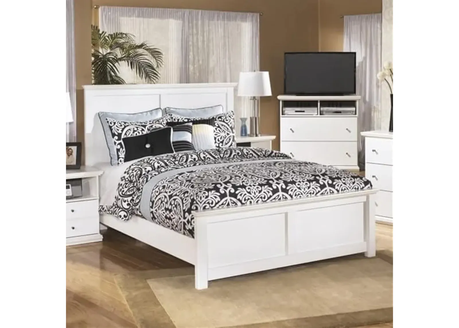 Ashley Furniture Bostwick Shoals Wood Queen Panel Bed in White