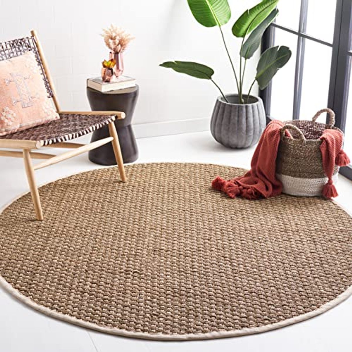 SAFAVIEH Natural Fiber Collection 5' Round Ivory NF114J Border Basketweave Seagrass Area Rug