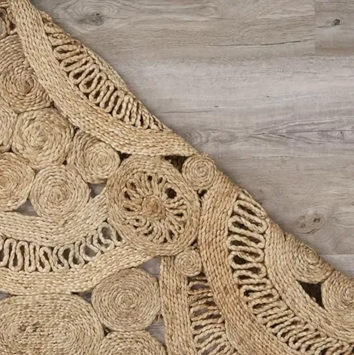 LR Home Natural Jute 6ft Round Area Rug for Home Decor | Braided Rugs for Living Room, Bedroom, Playroom | Bohemian Farmhouse Scalloped Indoor Rug for Room Decor | Natural/Brown