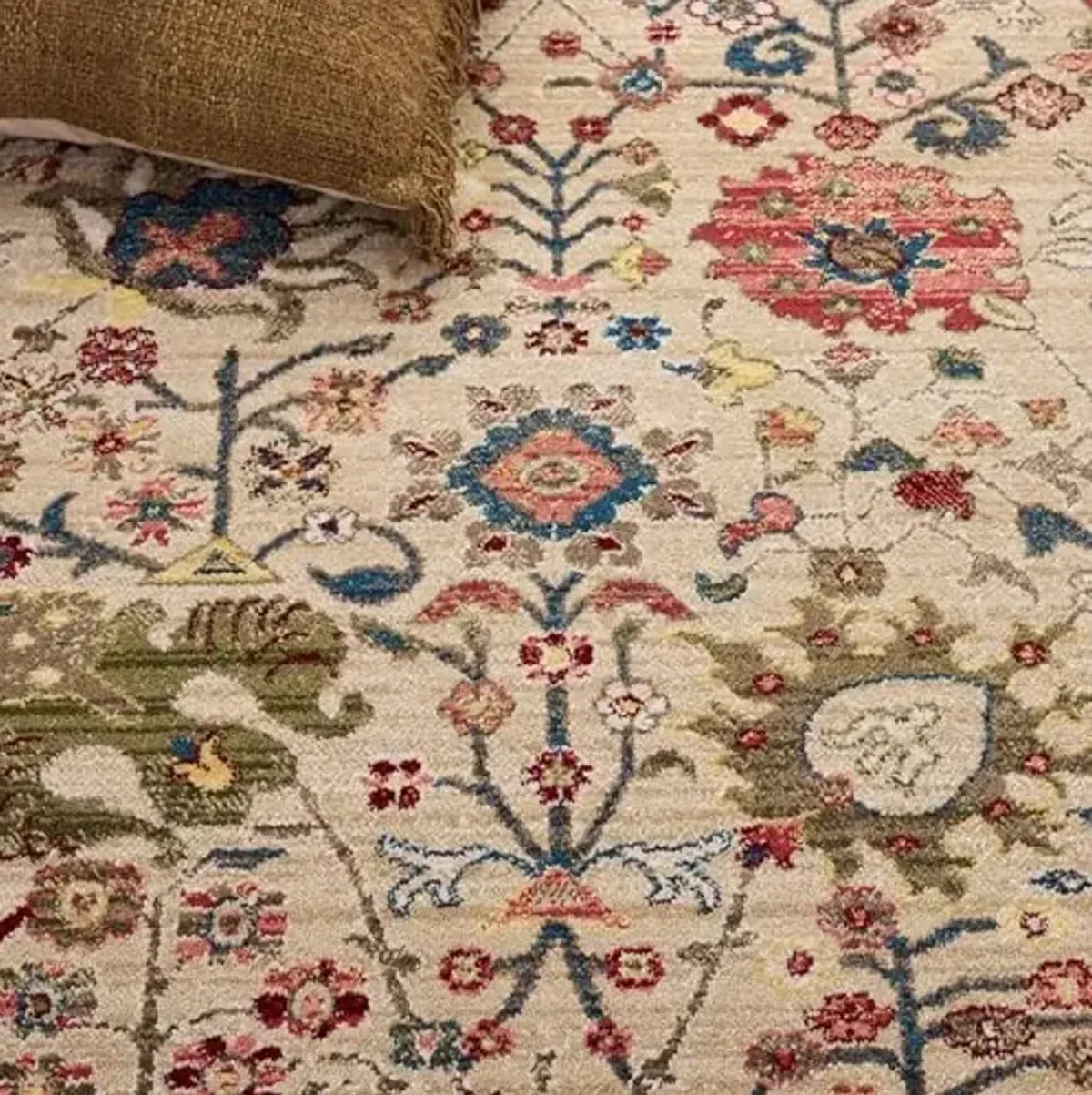 SAFAVIEH Kashan Collection Runner Rug - 2'6" x 8', Beige & Taupe, Traditional Oriental Design, Non-Shedding & Easy Care, Ideal for High Traffic Areas in Living Room, Bedroom (KSN303K)