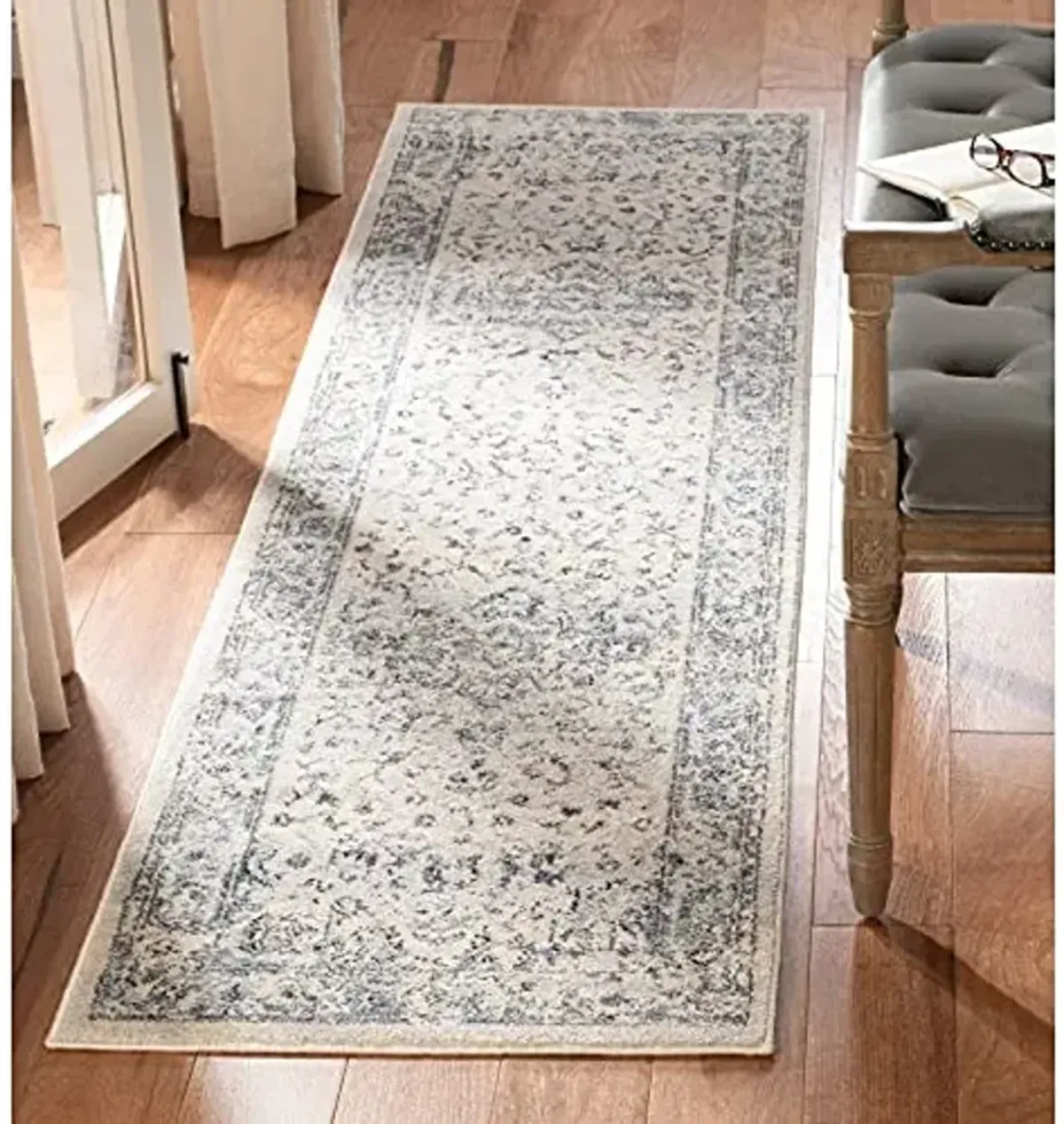 SAFAVIEH Charleston Collection Accent Rug - 4' x 6', Ivory & Light Blue, Oriental Distressed Design, Non-Shedding & Easy Care, Ideal for High Traffic Areas in Entryway, Living Room, Bedroom (CHL411M)
