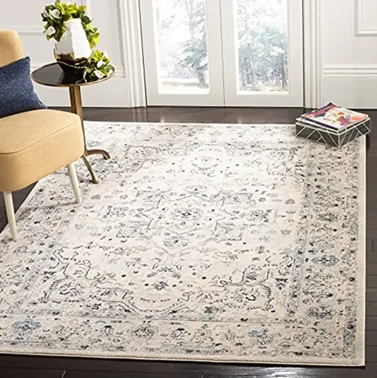 SAFAVIEH Charleston Collection Accent Rug - 4' x 6', Ivory & Light Blue, Oriental Distressed Design, Non-Shedding & Easy Care, Ideal for High Traffic Areas in Entryway, Living Room, Bedroom (CHL411M)