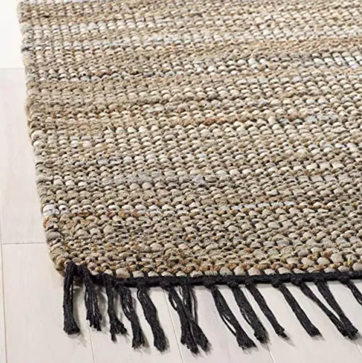 SAFAVIEH Vintage Leather Collection Accent Rug - 3' x 5', Beige, Handmade Boho Fringe Leather & Jute, Ideal for High Traffic Areas in Entryway, Living Room, Bedroom (VTL203B)