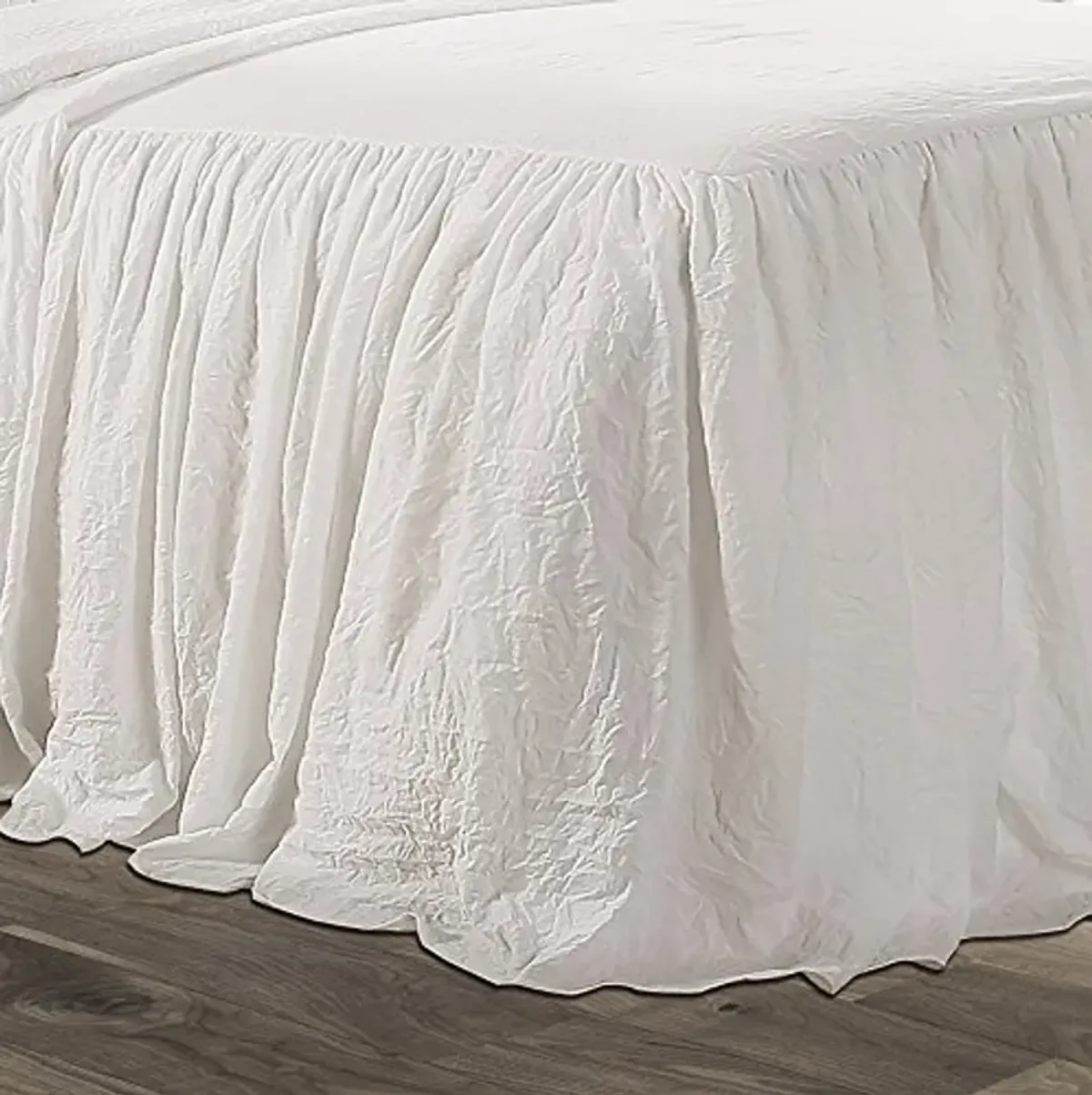 Lush Decor Ruffle Skirt Bedspread Set - 3 Piece Luxurious Farmhouse Bedding Set - Elegant, Charming Ruffle Detail - Timeless Style & Classic Design - Soft and Lightweight - Queen, White