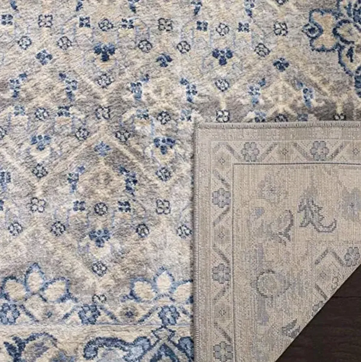 SAFAVIEH Brentwood Collection Area Rug - 6'7" Square, Light Grey & Blue, Oriental Distressed Design, Non-Shedding & Easy Care, Ideal for High Traffic Areas in Living Room, Bedroom (BNT869G)