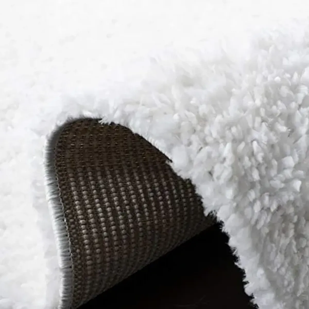 SAFAVIEH August Shag Collection Accent Rug - 4' x 6', White, Solid Design, Non-Shedding & Easy Care, 1.2-inch Thick Ideal for High Traffic Areas in Entryway, Living Room, Bedroom (AUG900A)