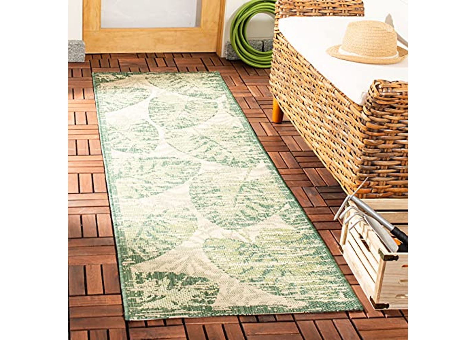 SAFAVIEH Courtyard Collection 2'3" x 6'7" Beige / Green CY7556 Indoor/ Outdoor Waterproof Easy Cleaning Patio Backyard Mudroom Runner Rug