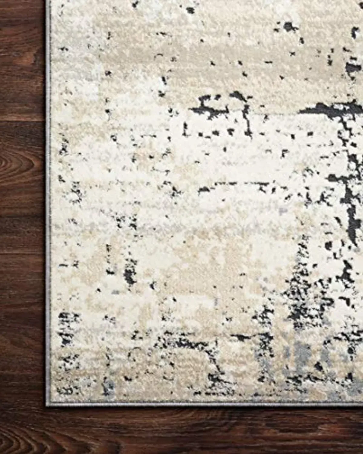 Loloi II Lucia Collection LUC-06 Granite 4'-0" x 5'-7" Accent Rug