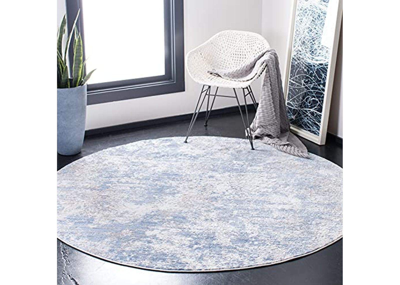 SAFAVIEH Amelia Collection 5' Round Grey/Blue ALA705F Modern Abstract Non-Shedding Dining Room Entryway Foyer Living Room Bedroom Area Rug