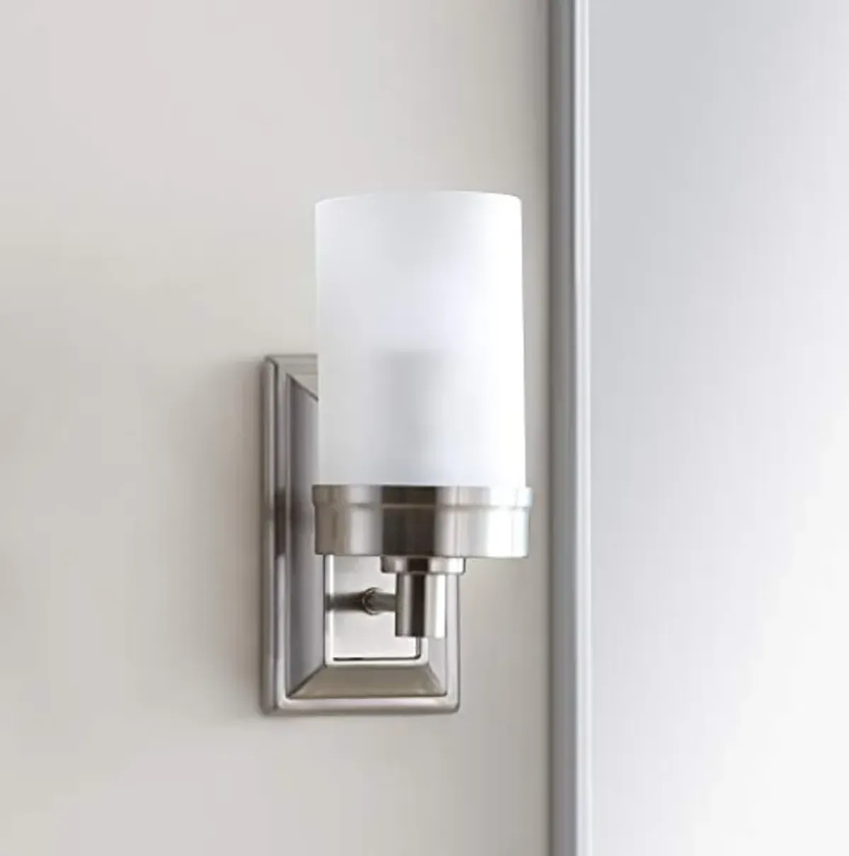 SAFAVIEH SCN4047A Lighting Kelvin Nickel Bathroom (LED Bulb Included) Sconce