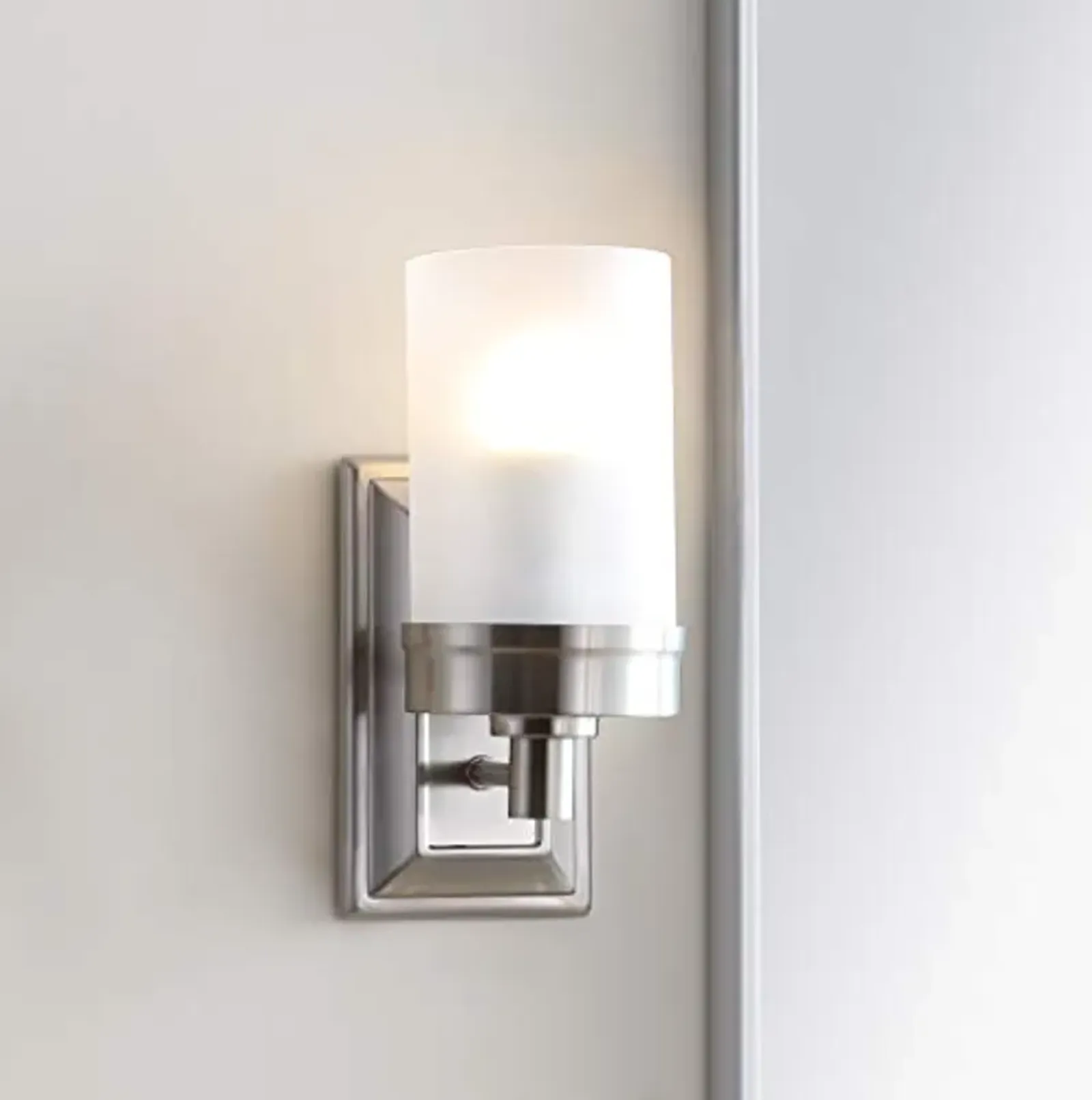 SAFAVIEH SCN4047A Lighting Kelvin Nickel Bathroom (LED Bulb Included) Sconce